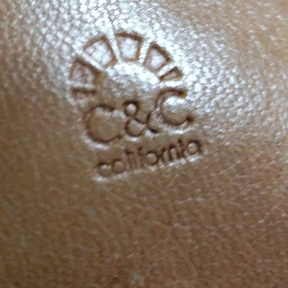 C&C California Tooled Crossbody bag - Picture 3 of 16